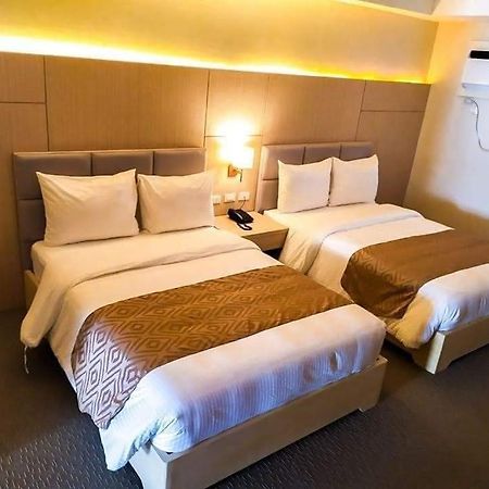 Sotogrande Neopolitan Hotel Quezon City Bagian luar foto
